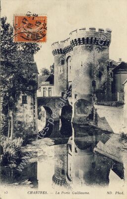 Carte postale ancienne La Porte Guillaume — Chartres (Eure-et-Loir)