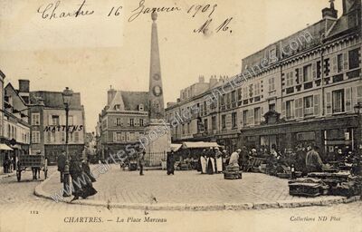 Carte postale ancienne La Place Marceau — Chartres (Eure-et-Loir)