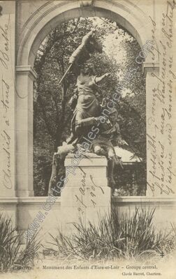 Carte postale ancienne Monument des Enfants d'Eure-et-Loir - Groupe central — Chartres (Eure-et-Loir)