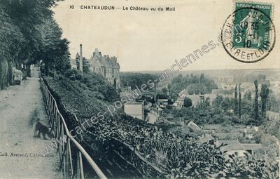Carte postale ancienne Le Château vu du Mail — Châteaudun (Eure-et-Loir)