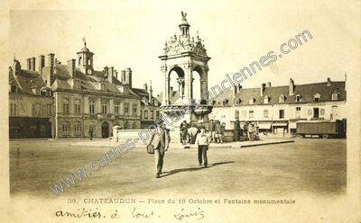 Carte postale ancienne Place du 18 Octobre et Fontaine monumentale — Châteaudun (Eure-et-Loir)