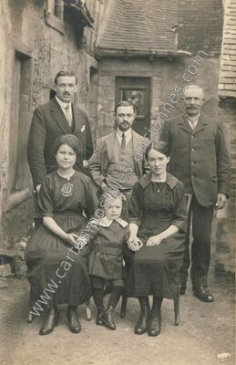 Carte postale ancienne Cloyes Rue Nationale — Cloyes sur le Loir (Eure-et-Loir)