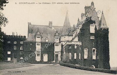 Carte postale ancienne Le Château (XVe siècle), cour intérieure — Courtalain (Eure-et-Loir)