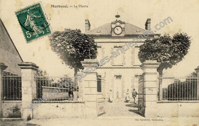 Carte postale ancienne La Mairie — Marboué (Eure-et-Loir)