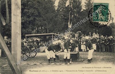 Carte postale ancienne Manœuvre de Pompe à incendie — Marboué (Eure-et-Loir)