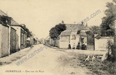 Carte postale ancienne Une rue du Pays — Ouarville (Eure-et-Loir)