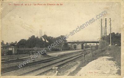 Carte postale ancienne Le Pont du Chemin de fer — Toury (Eure-et-Loir)