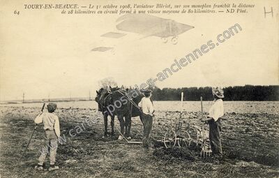 Carte postale ancienne L'aviateur Blériot, sur son monoplan franchit la distance de 28 kilomètres en circuit… — Toury (Eure-et-Loir)