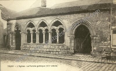 Carte postale ancienne L'Eglise - Le Porche gothique — Toury (Eure-et-Loir)
