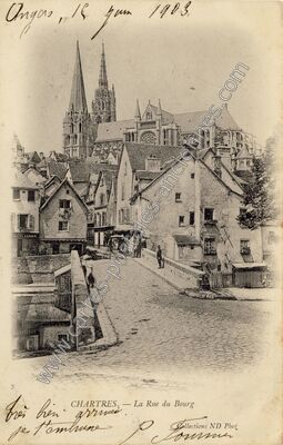 Carte postale ancienne La Rue du Bourg — Chartres (Eure-et-Loir)