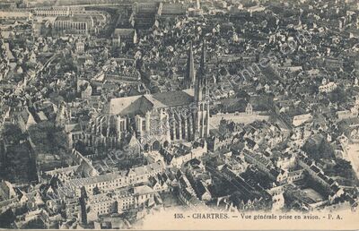Carte postale ancienne Vue générale prise en avion — Chartres (Eure-et-Loir)