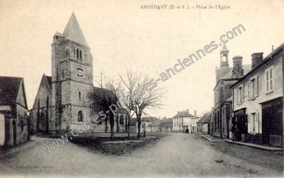 Carte postale ancienne Place de l'Eglise — Abondant (Eure-et-Loir)