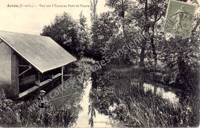 Carte postale ancienne Vue sur l'Yerre au Pont de Pierre — Arrou (Eure-et-Loir)