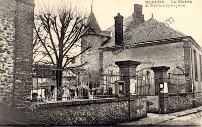 Carte postale ancienne La Mairie et Ecole de garçons — Bleury (Eure-et-Loir)