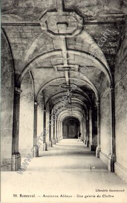 Carte postale ancienne Ancienne Abbaye - Une galerie du Cloître — Bonneval (Eure-et-Loir)