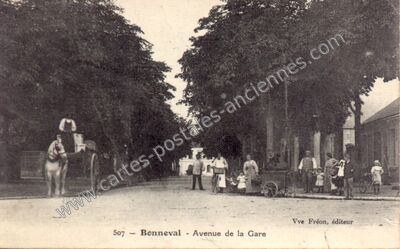 Carte postale ancienne Avenue de la Gare — Bonneval (Eure-et-Loir)