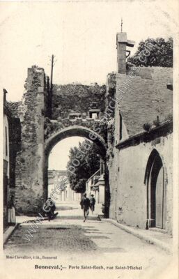 Carte postale ancienne Porte Saint-Roch, rue Saint-Michel — Bonneval (Eure-et-Loir)