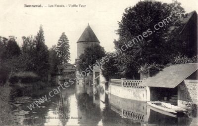 Carte postale ancienne Les Fossés. - Vieille Tour — Bonneval (Eure-et-Loir)
