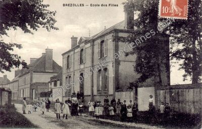 Carte postale ancienne Ecole des Filles — Brezolles (Eure-et-Loir)
