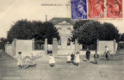Carte postale ancienne École Garçons — Brezolles (Eure-et-Loir)