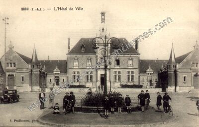 Carte postale ancienne L'Hôtel de Ville — Brou (Eure-et-Loir)