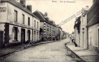 Carte postale ancienne Rue de Châteaudun — Brou (Eure-et-Loir)