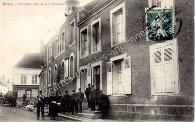 Carte postale ancienne L'Hospice. Rue de la Chevalerie — Brou (Eure-et-Loir)