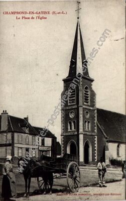 Carte postale ancienne La Place de l'Église — Champrond-en-Gâtine (Eure-et-Loir)
