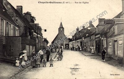 Carte postale ancienne Rue de l'Eglise — Chapelle-Guillaume (Eure-et-Loir)