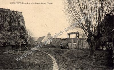 Carte postale ancienne Le Presbytère et l'Eglise — Charpont (Eure-et-Loir)