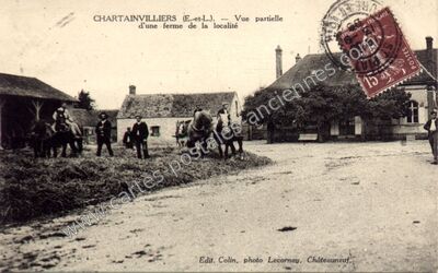 Carte postale ancienne Vue partielle d'une ferme de la localité — Chartainvilliers (Eure-et-Loir)