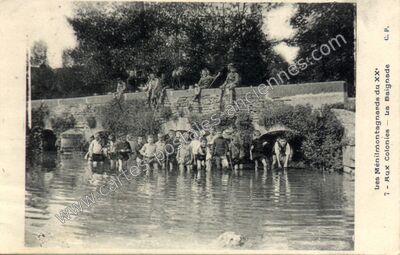 Carte postale ancienne Aux Colonies — La Baignade — Chartres (Eure-et-Loir)