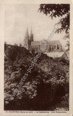 Carte postale ancienne La Cathédrale - Vue d'ensemble — Chartres (Eure-et-Loir)