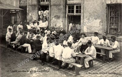 Carte postale ancienne Autre moment de plaisir (la cantine) — Chartres (Eure-et-Loir)