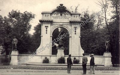 Carte postale ancienne Monument des Enfants d'Eure-et-Loir — Chartres (Eure-et-Loir)