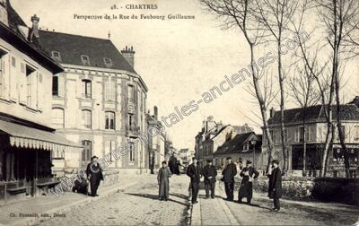 Carte postale ancienne Perspective de la Rue du Faubourg Guillaume — Chartres (Eure-et-Loir)