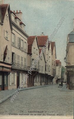 Carte postale ancienne Vieilles maisons de la rue du Cheval Blanc — Chartres (Eure-et-Loir)