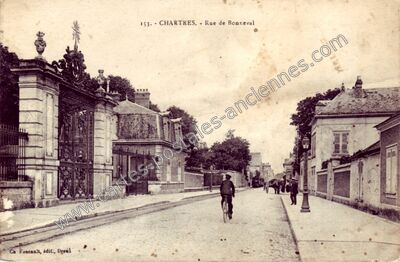 Carte postale ancienne Rue de Bonneval — Chartres (Eure-et-Loir)