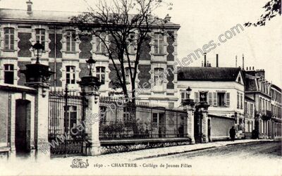 Carte postale ancienne Collège de Jeunes Filles — Chartres (Eure-et-Loir)