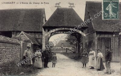 Carte postale ancienne L'Entrée du Champ de Foire — Chassant (Eure-et-Loir)