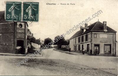 Carte postale ancienne Route de Paris — Cherisy (Eure-et-Loir)