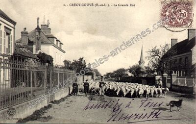 Carte postale ancienne La Grande Rue — Crécy-Couvé (Eure-et-Loir)
