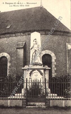 Carte postale ancienne Monument aux Morts 1914-1918 — Dangeau (Eure-et-Loir)
