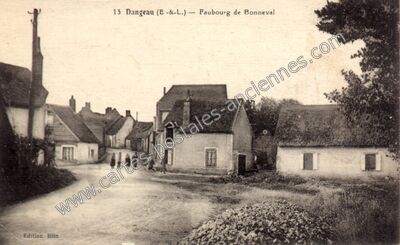 Carte postale ancienne Faubourg de Bonneval — Dangeau (Eure-et-Loir)