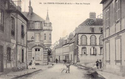 Carte postale ancienne Rue du Temple — La Ferté-Vidame (Eure-et-Loir)