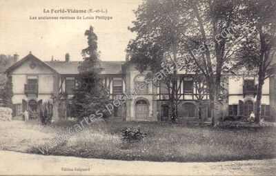 Carte postale ancienne Les anciennes remises de Louis Philippe — La Ferté-Vidame (Eure-et-Loir)