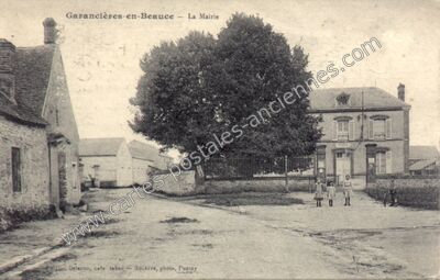 Carte postale ancienne La Mairie — Garancières-en-Beauce (Eure-et-Loir)