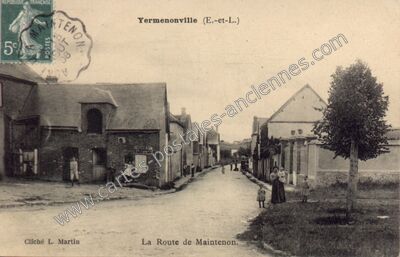 Carte postale ancienne La Route de Maintenon — Yermenonville (Eure-et-Loir)