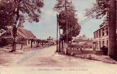 Carte postale ancienne L'Eglise et la Mairie — Berchères-sur-Vesgre (Eure-et-Loir)