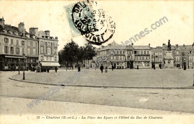 Carte postale ancienne La Place des Epars et l'Hôtel du Duc — Chartres (Eure-et-Loir)